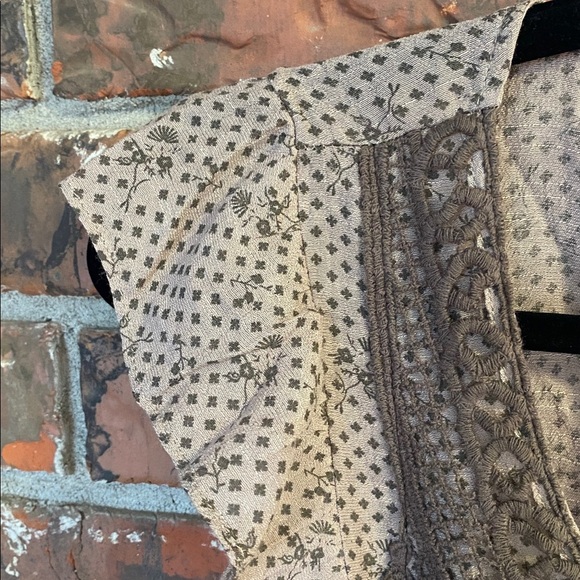 Embroidered dress - Picture 4 of 6